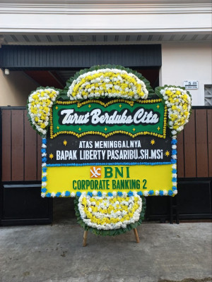 Papan Bunga Duka di Wangurer Timur