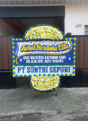 Papan Bunga Duka di Wangurer Timur