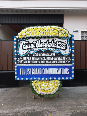 Papan Bunga Duka di Wangurer Timur